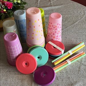 Zak! Color-changing Stackable Plastic Cups with Lids & Straws - set of 12 unused